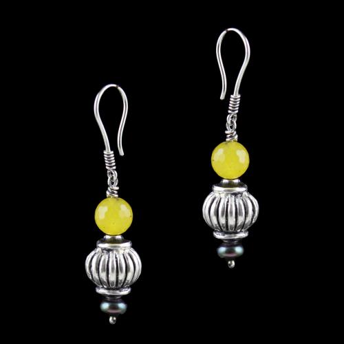 OXIDEZED SILVER HANGING EARRINGS WITH YELLOW CRYSTAL AND BLACK PEARLS