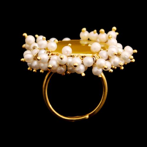GOLD PLATED MONALISA RING WITH PEARLS